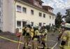 Große Alarmübung in Schneeren – 150 Einsatzkräfte trainieren Brand im Wohnheim Bei der Brandübung im Wohnheim Schneeren trainierten am 9. September rund 150 Kräfte Menschenrettung, Atemschutz und Drehleitereinsatz